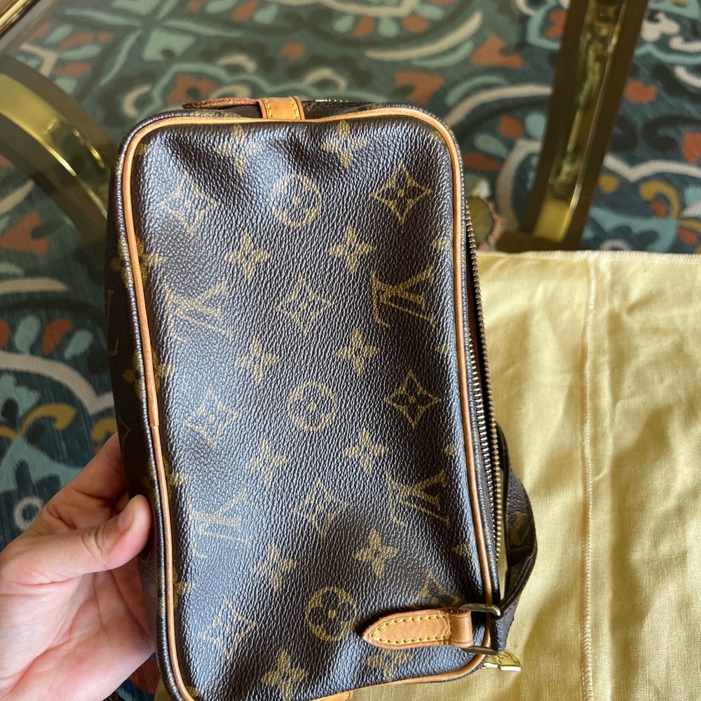 Brown Leather Zip Wallet - Picture 5 of 12